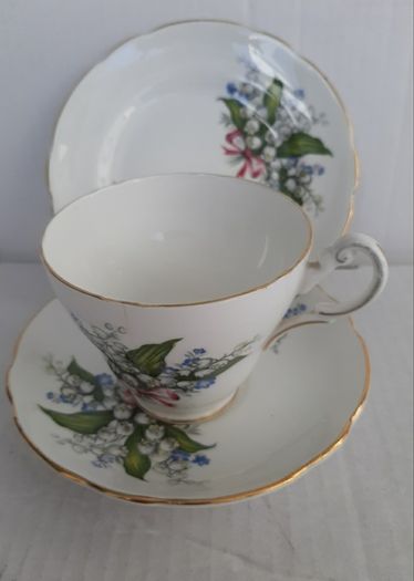 Vintage china milk/cream jug Lily of the valley