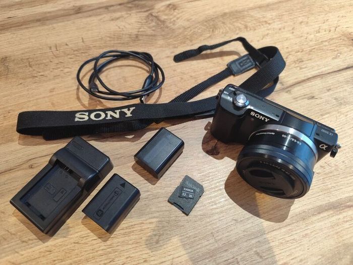 Sony a5000 Mirrorless Camera - Excellent Condition - Very Low Shutter Count!