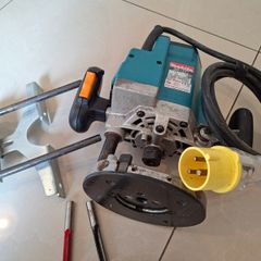 Makita 3612C Plunge Router 110v