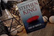 End of Watch ! Stephen King ! Bill Hodges Book 3! Winner for Best Mystery &amp; Thriller (2016) ! 2016 ! by Hodder &amp; Stoughton !