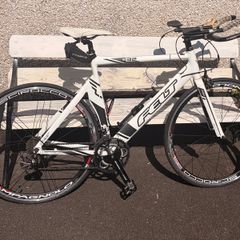 Felt S32 triathlon bike.