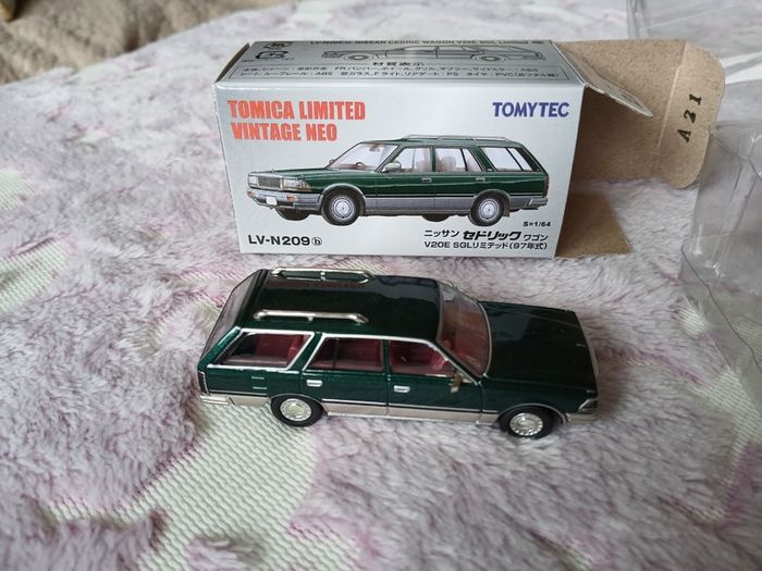 Tomica Limited Vintage Neo Lv-n209b Nissan Cedric Wagon V20e Sgl Limited