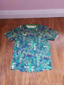 ONeills Eire T Shirt 10-11 years