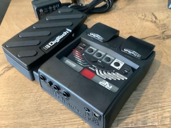 DigiTech RP90 multi-effects modeling guitar processor with Expression pedal