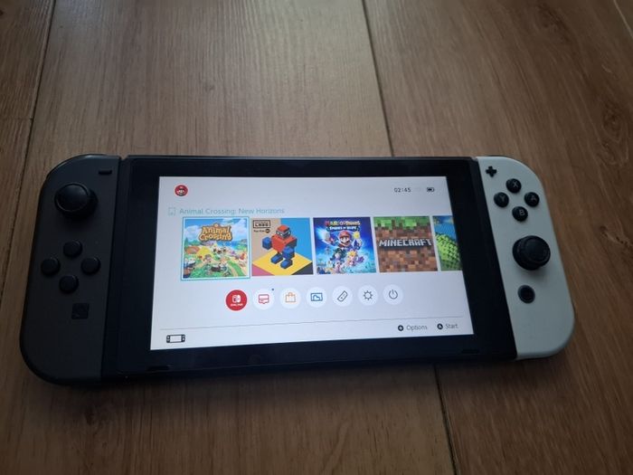 Nintendo Switch + 2 games + case