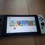 Nintendo Switch + 2 games + case Image 5