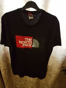 The northface black/red white t shirt