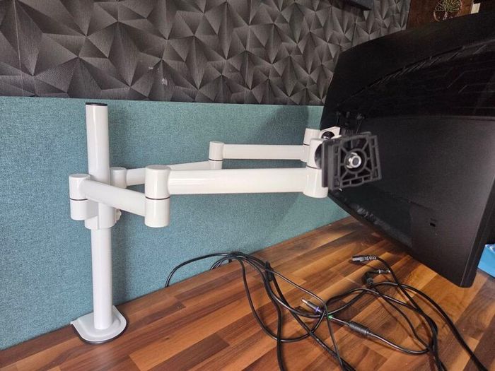 Heavy duty dual monitor arms