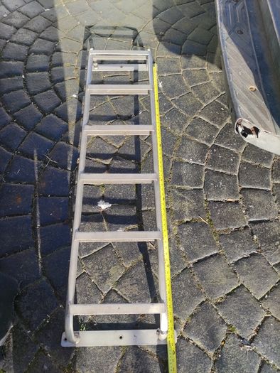 Van/campervan rear door ladder