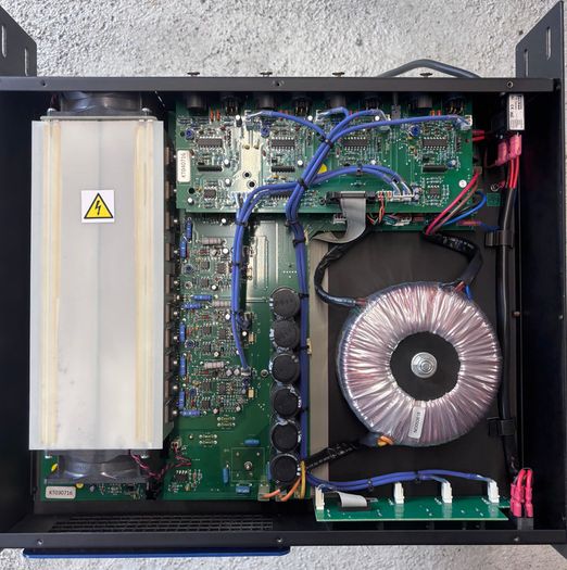 MC2 T4-250 Amplifier