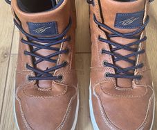 Tommy Bowe boys boots