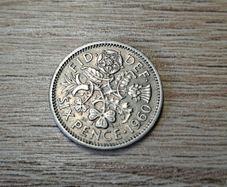 Great Britain UK 1960 Six Pence Elizabeth II Coin - free standard postage