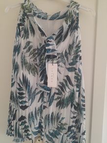 New with tags beautiful shiffon print top