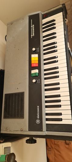 Retro Electronica