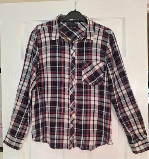 Ladies shirt size 14