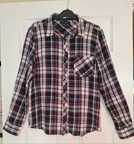 Ladies shirt size 14