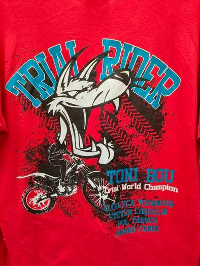 FIM Trial World Championship T-shirt  Front and back print's  Size medium  Great condition  Prints on the sleeves  Perfect for any motor cycle enthusiast