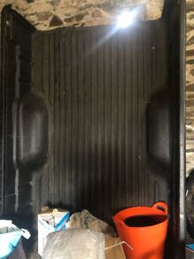 Single cab pickup tub bed liner