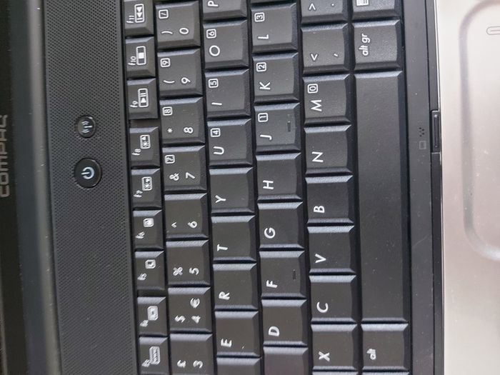 Compaq Presario CQ50, AMD Sempron SI-40, 2.0GHz, 1GB Ram, Windows 7, 32 Bit, Firefox, Opera and chrome, excellent cosmetic condition, Vintage Laptop