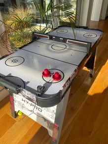 Air hockey table