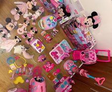 Minnie Mouse bundle toys