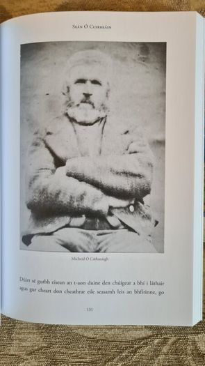 Eagoir. Maolra Seoighe Agus Dunmharuithe Mham Trasna. Sean O Cuirreain. Paperback In Very Good Condition.