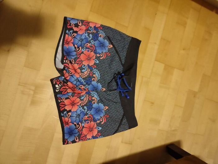 Mantaray shorts
