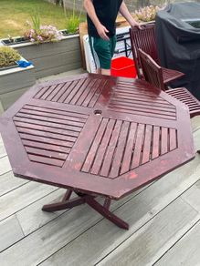 Table & chairs