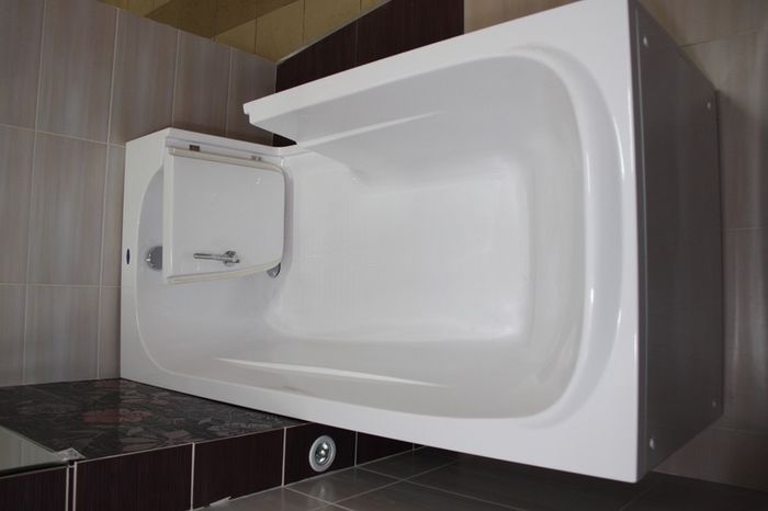 Amber walk in bath, full length, side door, low entry level