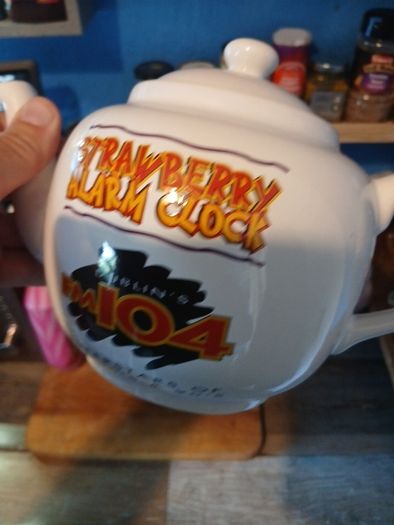 strawberry alarm clock tea pot