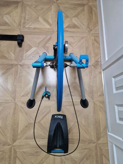Tacx turbo trainer and wheel