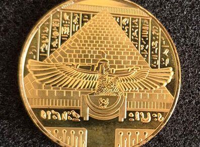 Egyptian,  tutankhamen. Commerative coin.