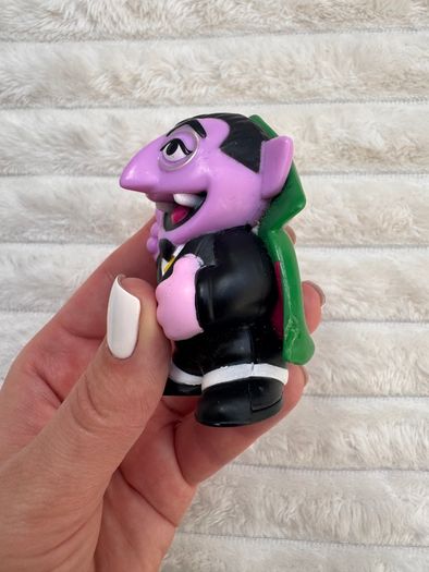 Hasbro 2018 Sesame Street Workshop The Count Chunky Figure approx. 2.75 Cake Topper Used Please see photos