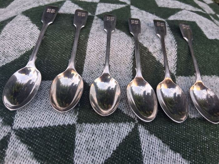 6 X Robert Stebbings Fiddle Pattern Victorian Teaspoons(153 grams)