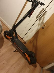 e scooter (KUKIRIN G3)(2025 EDITION) needs small repair.