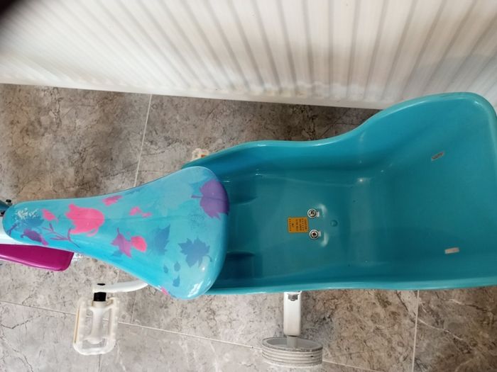 Kids frozen bike size 12 inch wheels.