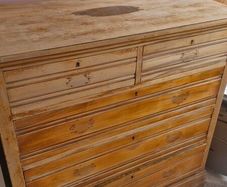Chest of drawers
