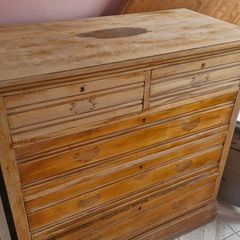Chest of drawers