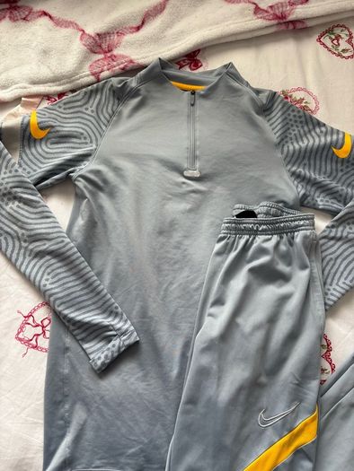 mens nike tracksuit