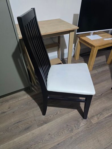 FTG - Work/study table and chair - free to go
