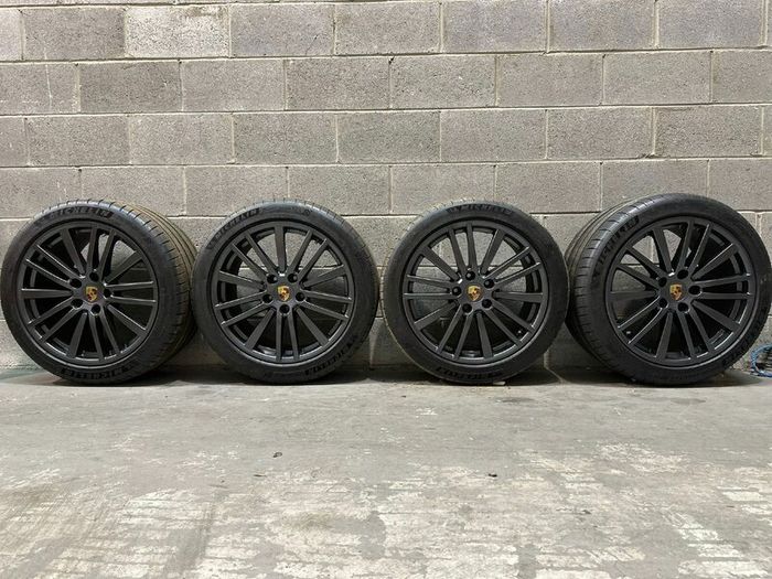 20-Inch Wheel Set Original Porsche Panamera 971