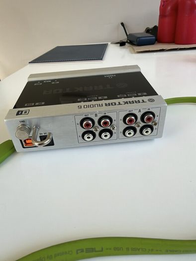 Native Instruments Traktor Audio 6 DJ Audio Interface