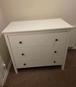 Chest of drawers