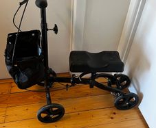 Knee Scooter: dual brakes, foldable, indoor or outdoor use