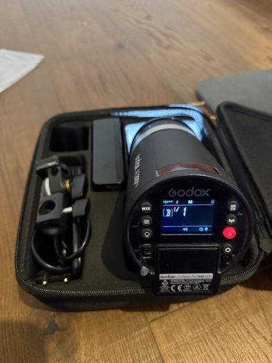 5D Mark III, L Lense, Godox AD300Pro and more