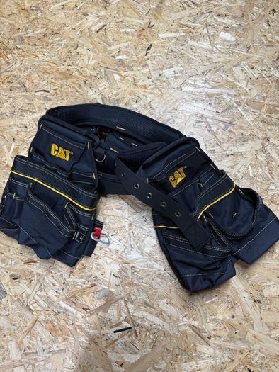 Cat tool belt with 3x pouch and hammer loop