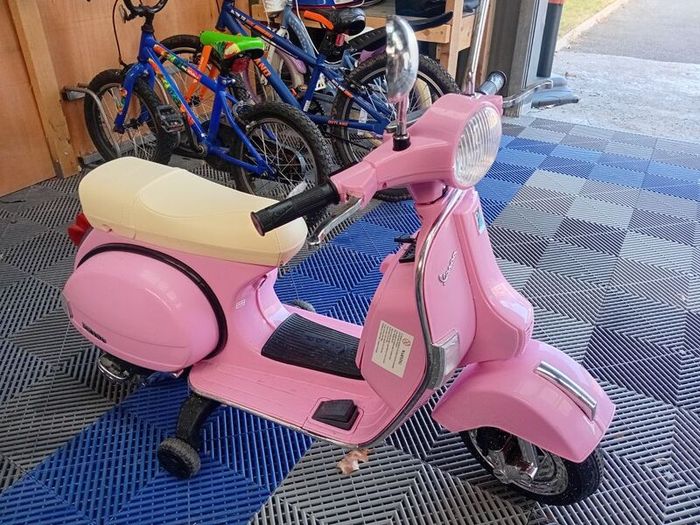 Kayto Vespa Electric Scooter