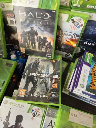 Xbox 360, 3 Controllers, 58 Games