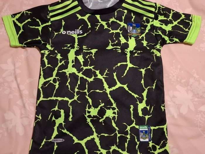 Limerick GAA Official O'Neills Hurling Jersey (Youths 7-8 Years) FREE POST