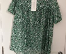 Ladies Top size 16 brand new
